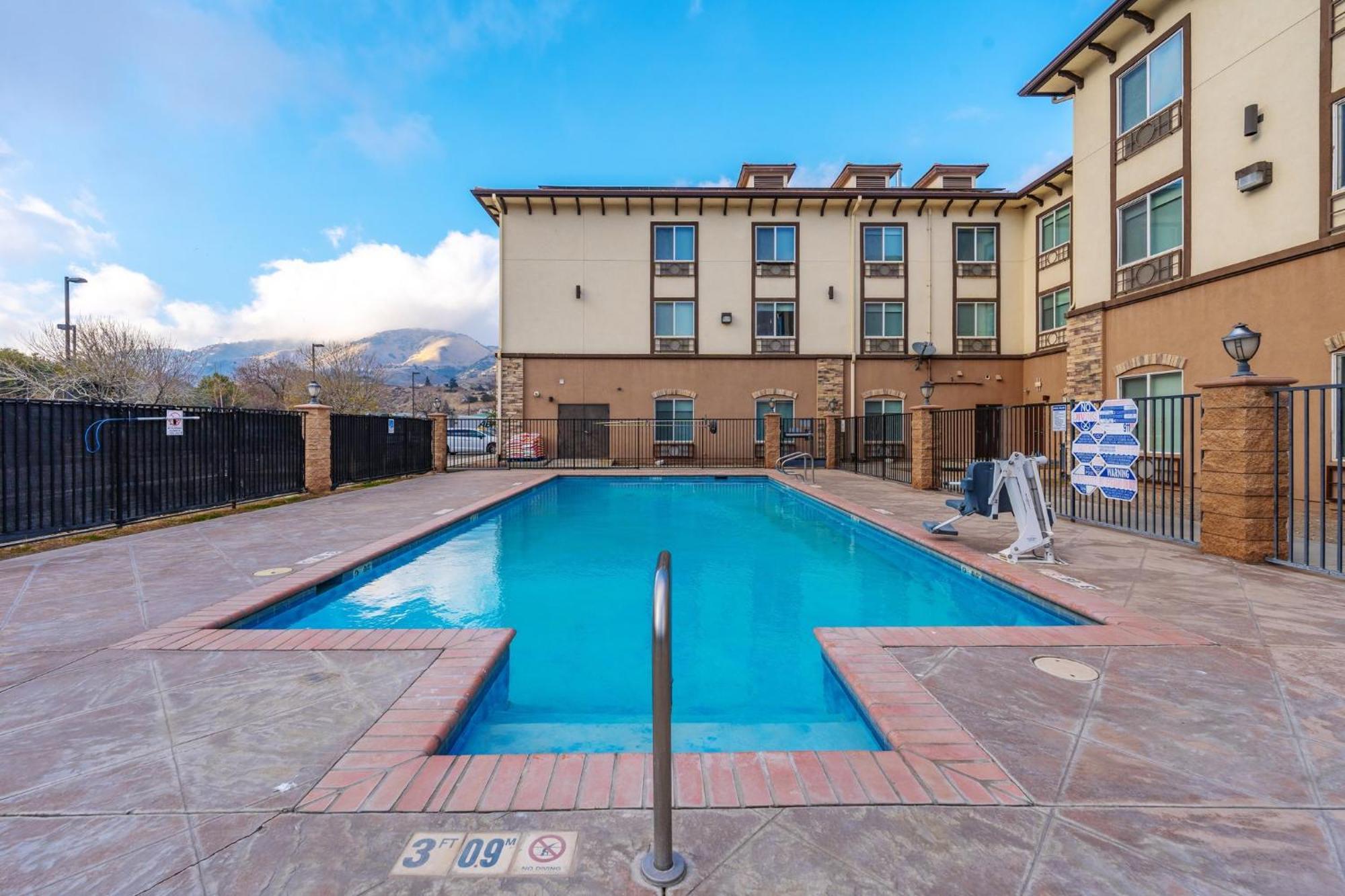 Holiday Inn Express & Suites Frazier Park By Ihg Lebec Esterno foto